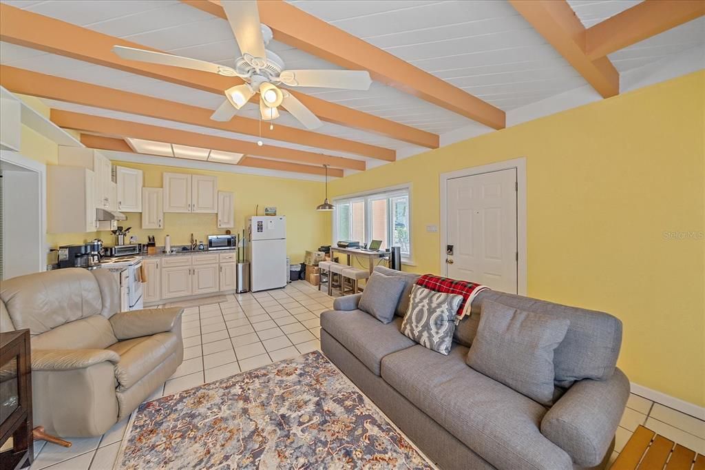 На продажу: $1,100,000 (3 спален, 0 ванн, 2222 Квадратных фут)