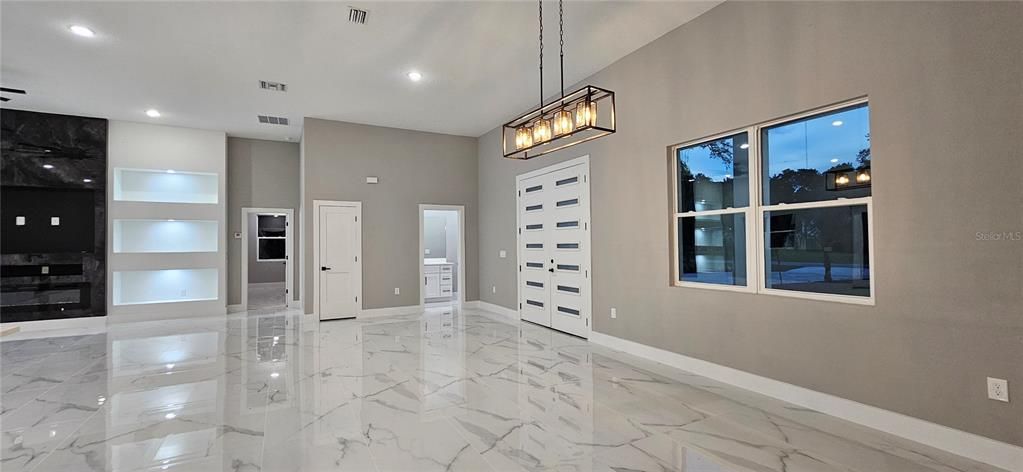 For Sale: $574,900 (4 beds, 2 baths, 2660 Square Feet)