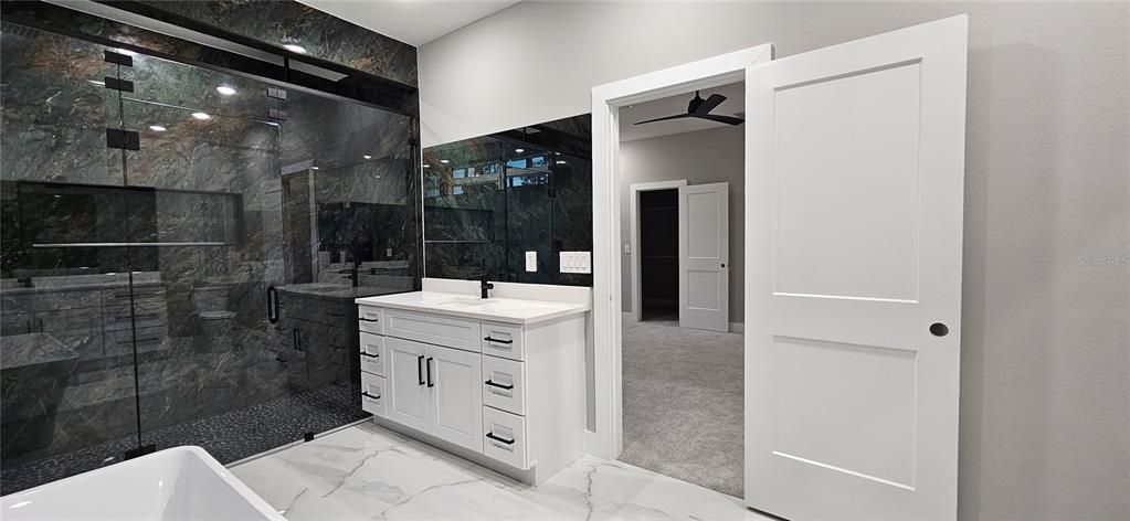 For Sale: $574,900 (4 beds, 2 baths, 2660 Square Feet)