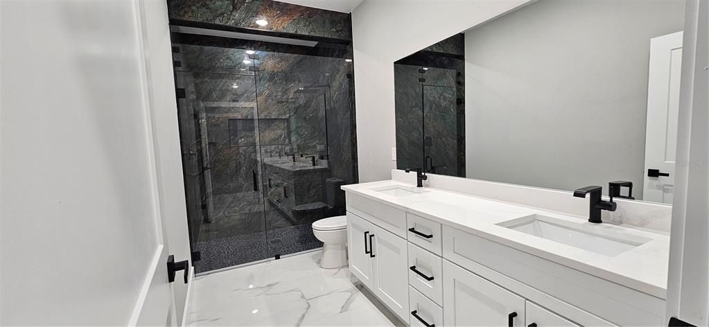 For Sale: $574,900 (4 beds, 2 baths, 2660 Square Feet)