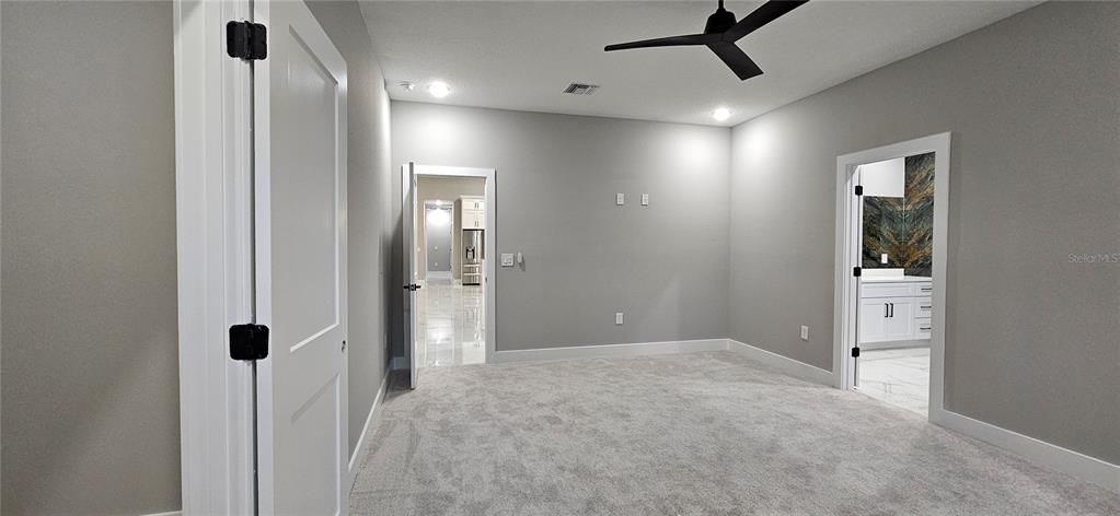 For Sale: $574,900 (4 beds, 2 baths, 2660 Square Feet)