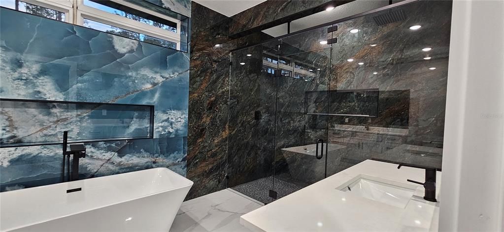 For Sale: $574,900 (4 beds, 2 baths, 2660 Square Feet)