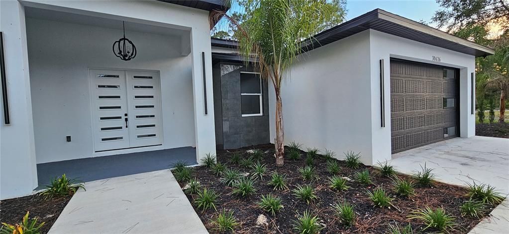 For Sale: $574,900 (4 beds, 2 baths, 2660 Square Feet)