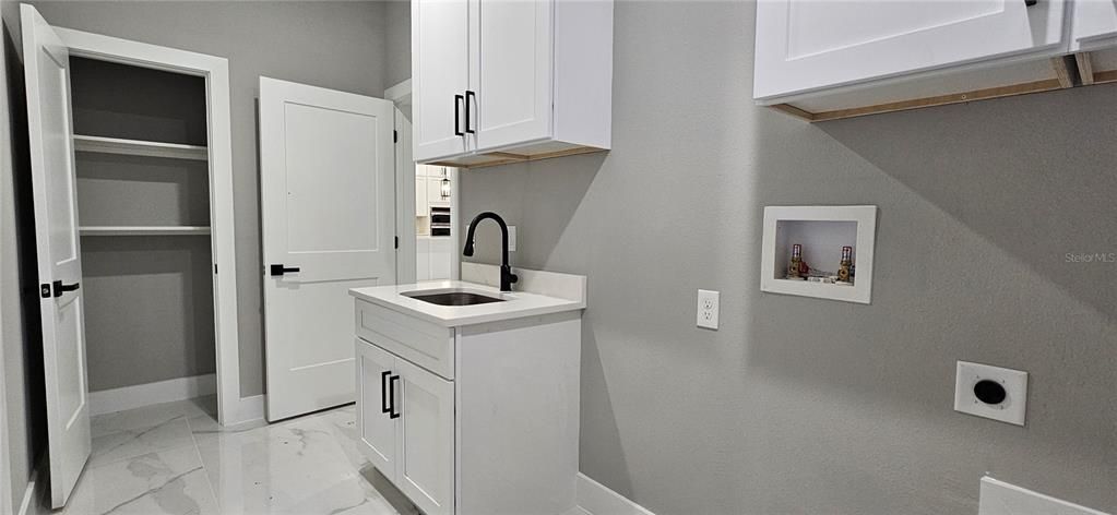 For Sale: $574,900 (4 beds, 2 baths, 2660 Square Feet)