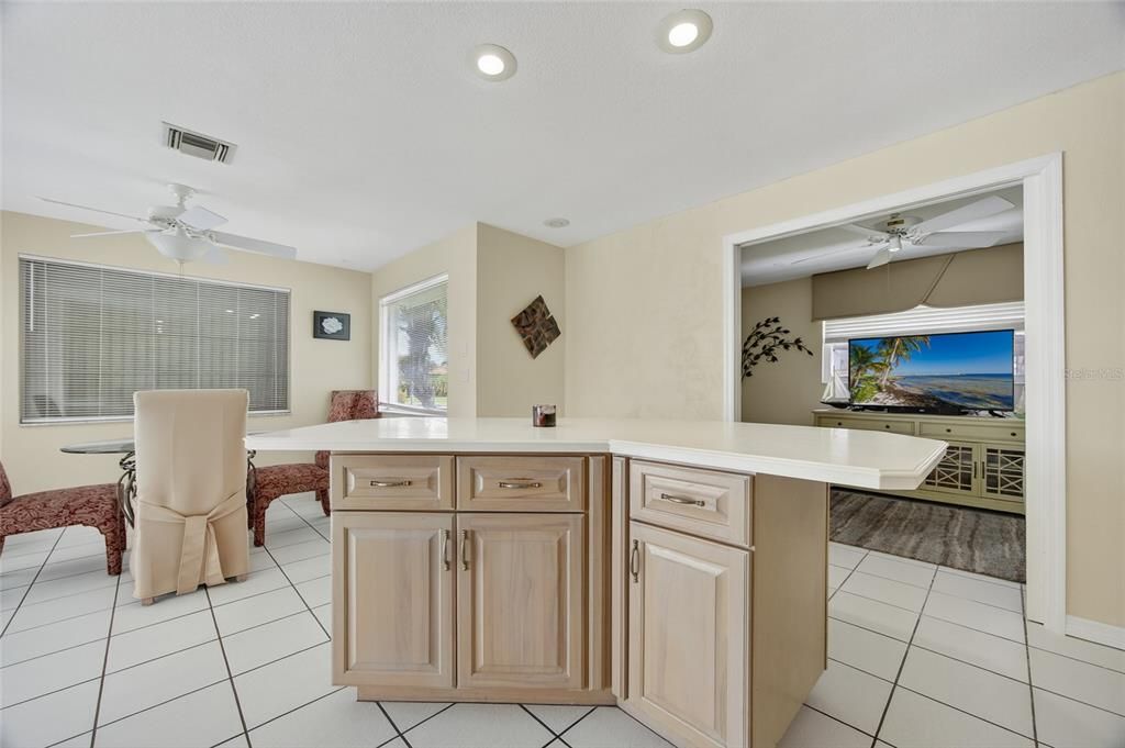 For Sale: $699,000 (2 beds, 2 baths, 1846 Square Feet)