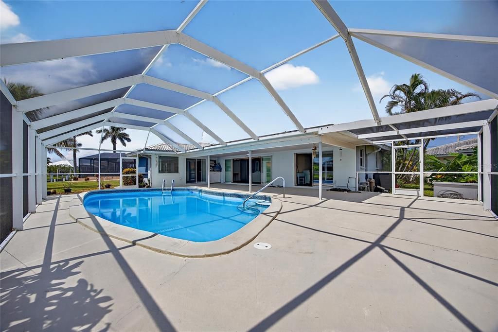 For Sale: $699,000 (2 beds, 2 baths, 1846 Square Feet)