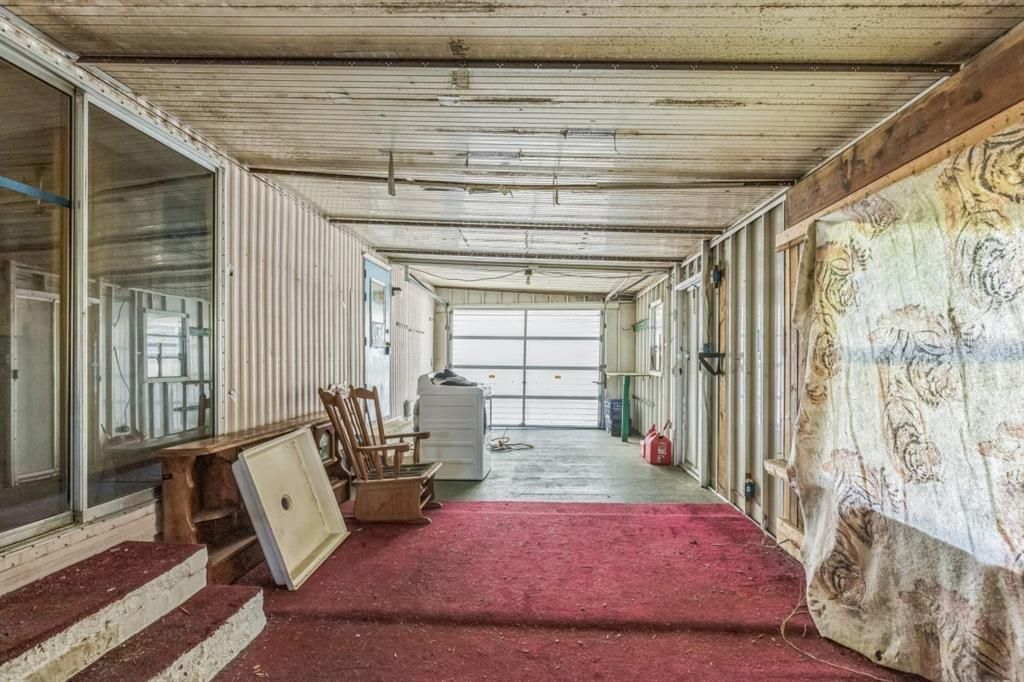 Active With Contract: $69,990 (2 beds, 2 baths, 720 Square Feet)