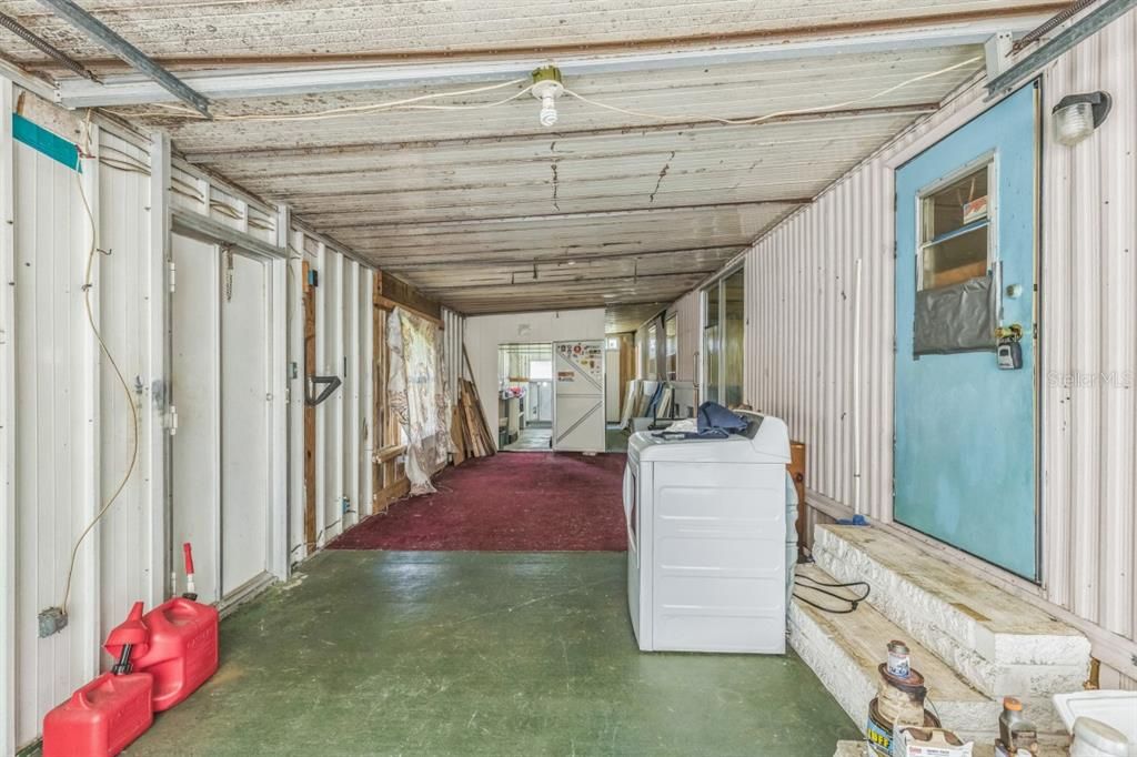 Active With Contract: $69,990 (2 beds, 2 baths, 720 Square Feet)