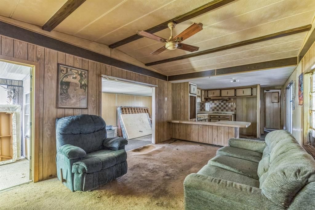 Active With Contract: $69,990 (2 beds, 2 baths, 720 Square Feet)