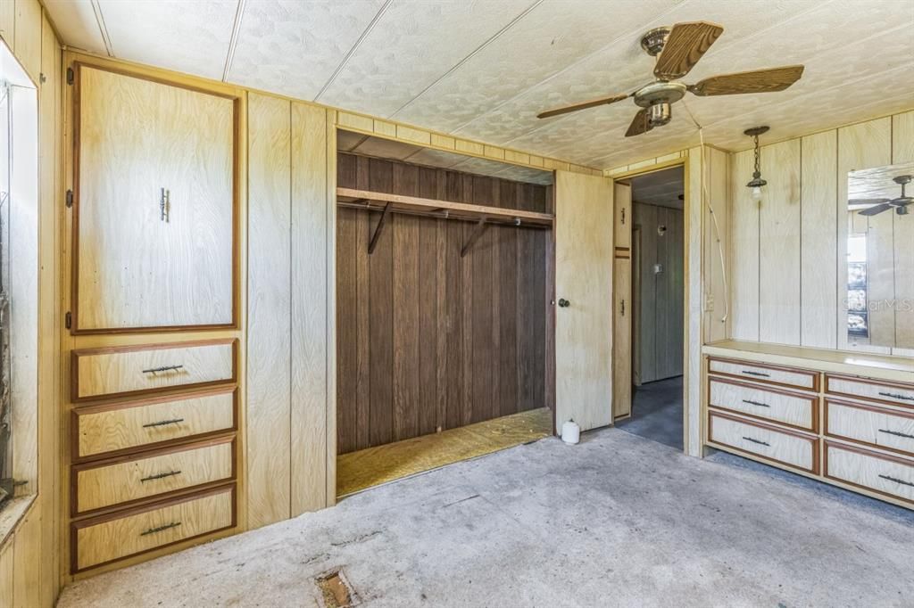 Active With Contract: $69,990 (2 beds, 2 baths, 720 Square Feet)