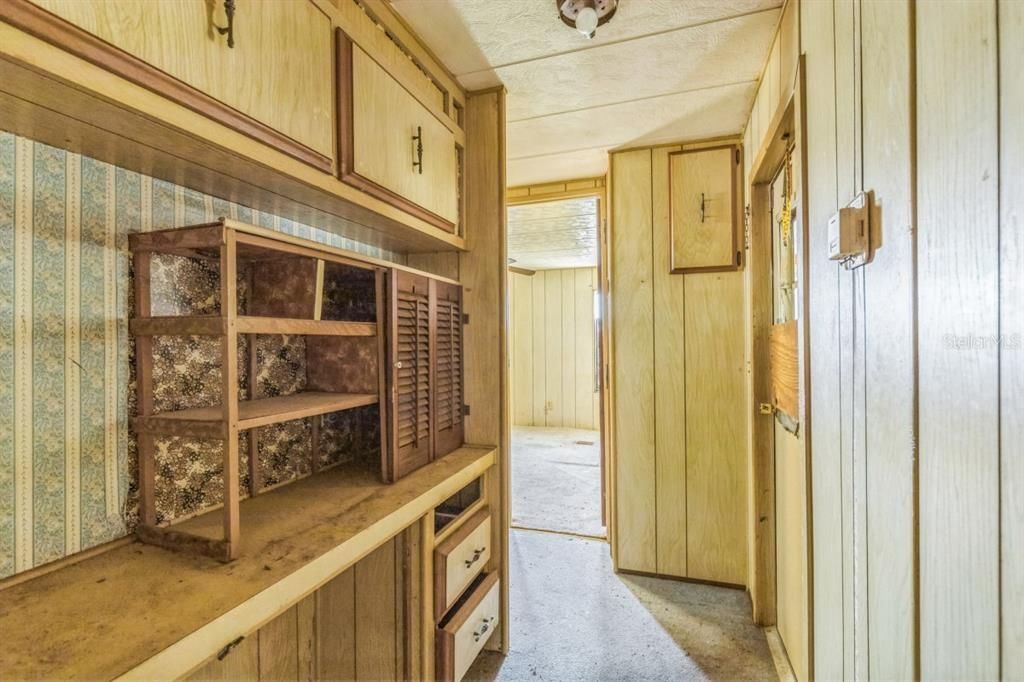 Active With Contract: $69,990 (2 beds, 2 baths, 720 Square Feet)