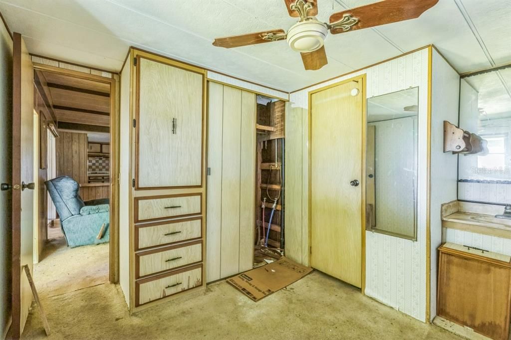 Active With Contract: $69,990 (2 beds, 2 baths, 720 Square Feet)