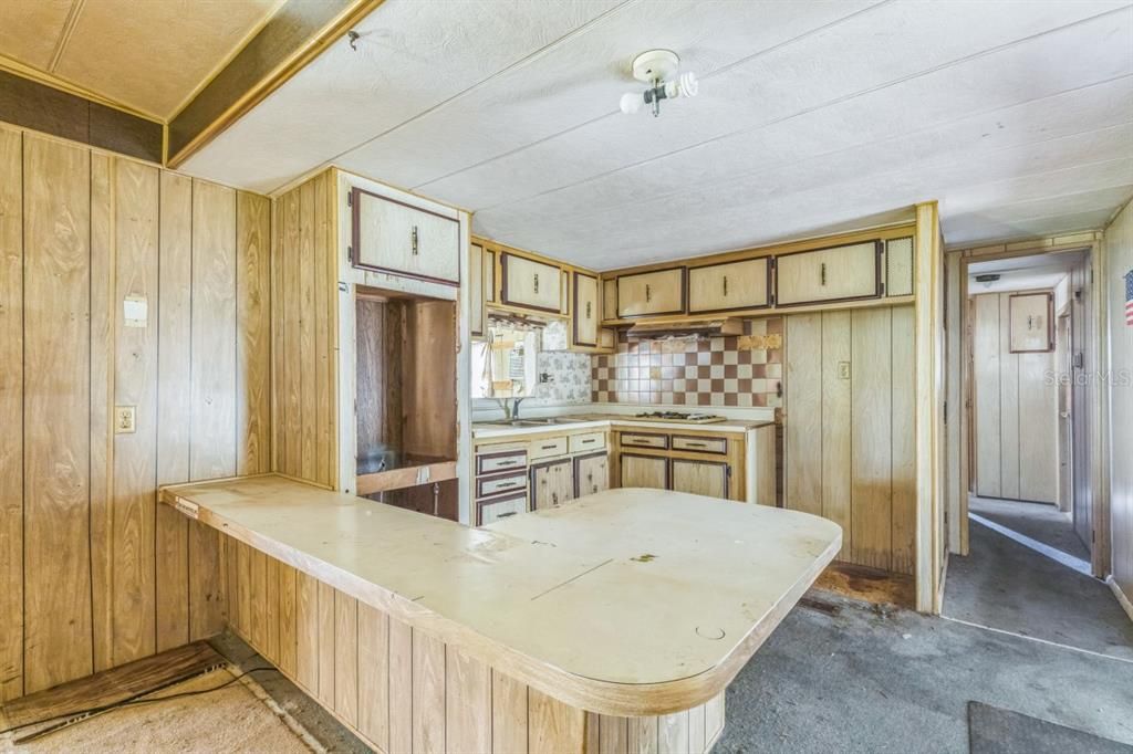 Active With Contract: $69,990 (2 beds, 2 baths, 720 Square Feet)