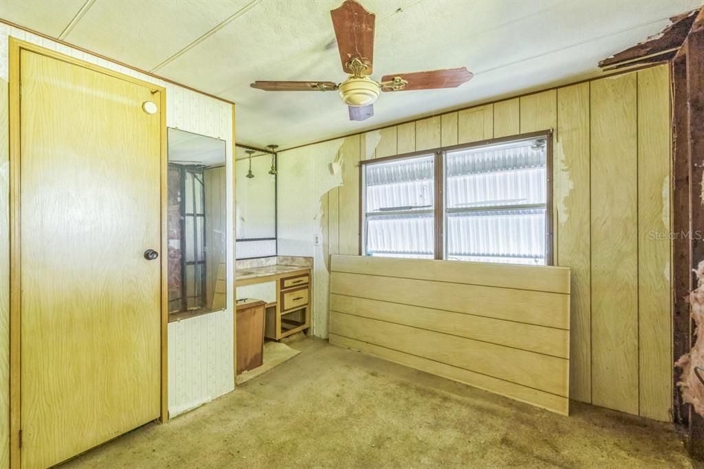 Active With Contract: $69,990 (2 beds, 2 baths, 720 Square Feet)