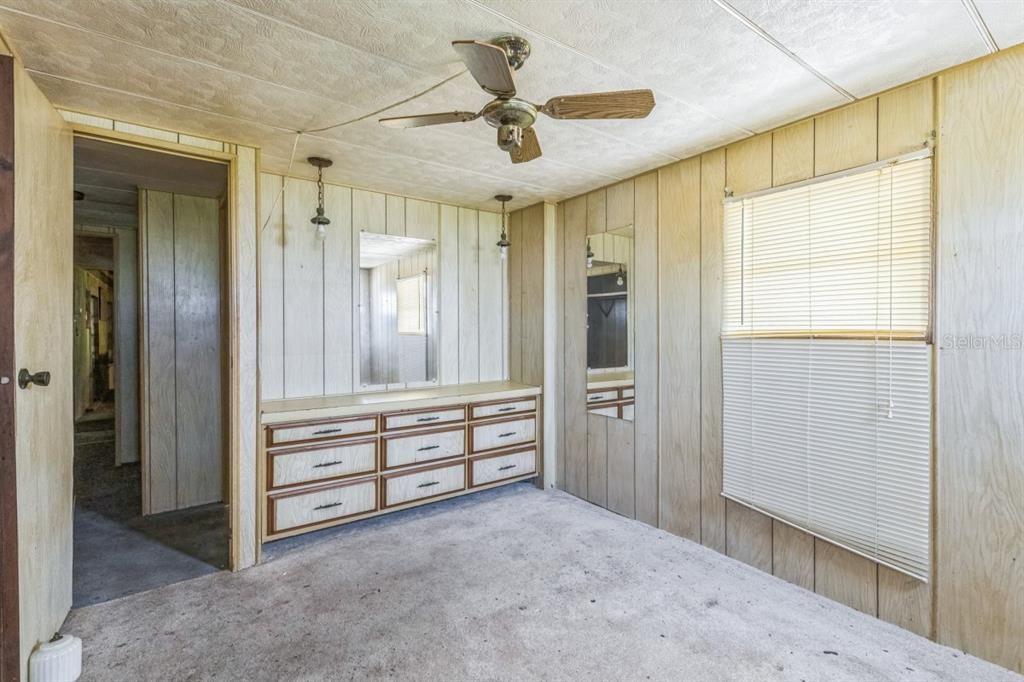 Active With Contract: $69,990 (2 beds, 2 baths, 720 Square Feet)