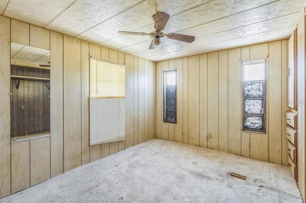 Active With Contract: $69,990 (2 beds, 2 baths, 720 Square Feet)