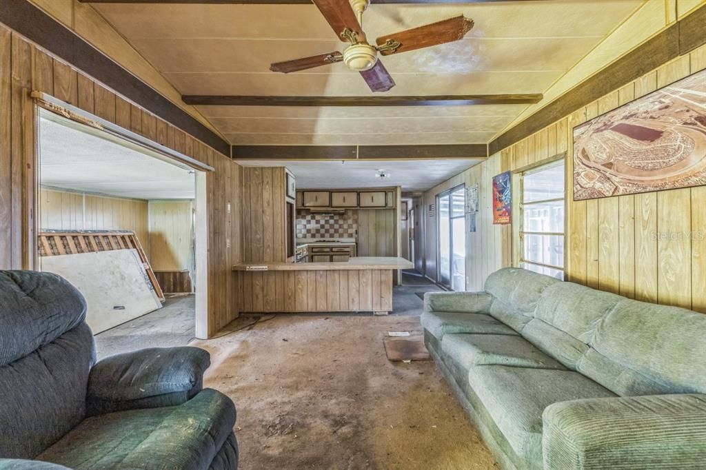 Active With Contract: $69,990 (2 beds, 2 baths, 720 Square Feet)