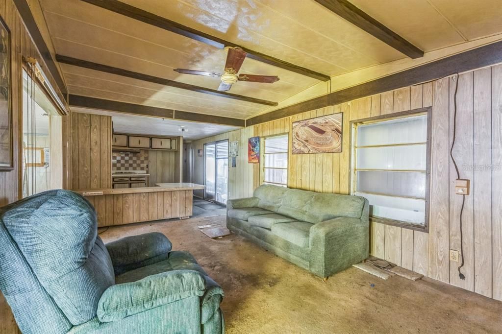 Active With Contract: $69,990 (2 beds, 2 baths, 720 Square Feet)