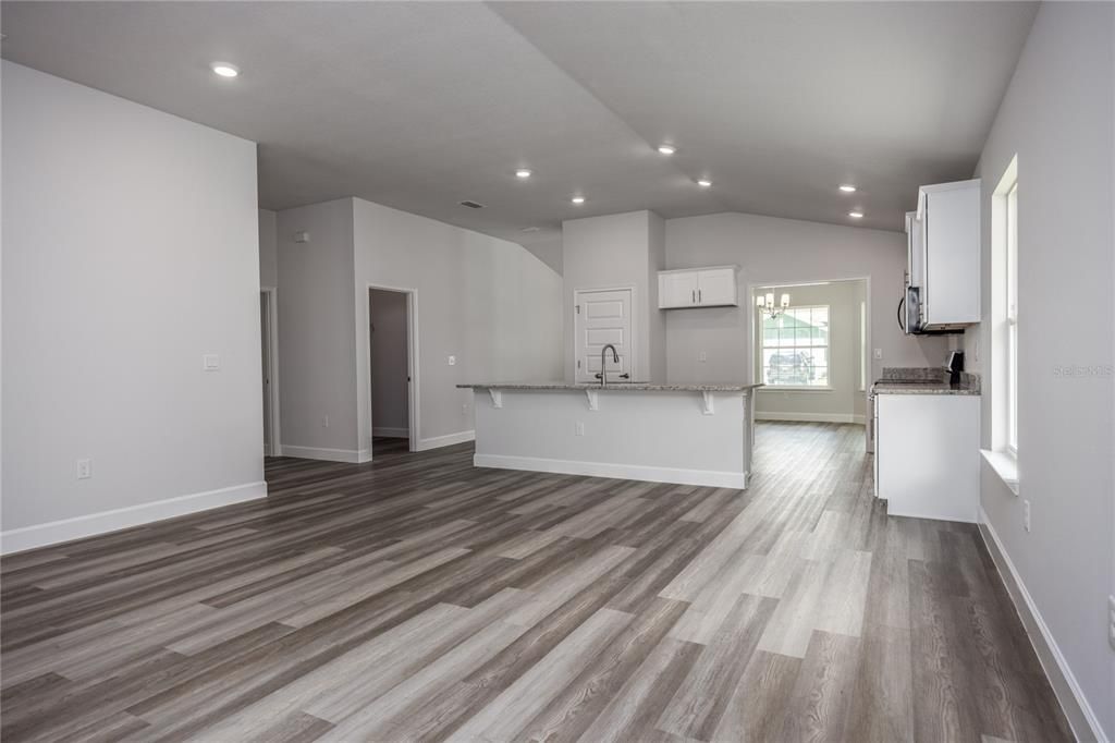 Active With Contract: $331,150 (3 beds, 2 baths, 1780 Square Feet)