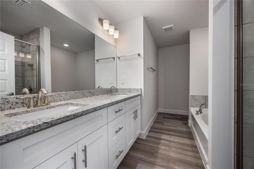 Active With Contract: $331,150 (3 beds, 2 baths, 1780 Square Feet)