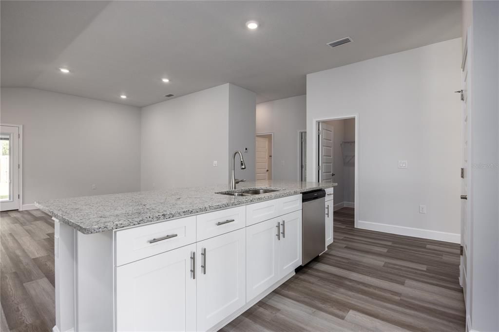 Active With Contract: $331,150 (3 beds, 2 baths, 1780 Square Feet)
