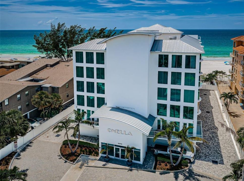 For Sale: $4,350,000 (4 beds, 3 baths, 3620 Square Feet)