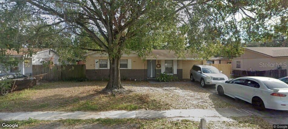 Recently Sold: $208,300 (3 beds, 1 baths, 924 Square Feet)