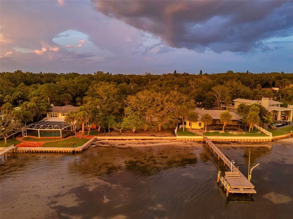 待售: $1,200,000 (0.37 acres)