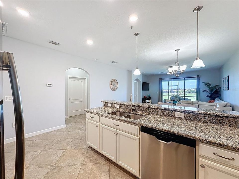 Active With Contract: $240,000 (2 beds, 2 baths, 1409 Square Feet)