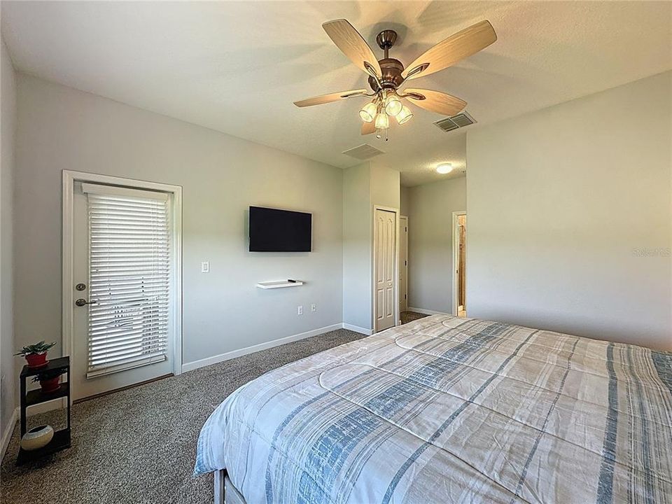 Active With Contract: $240,000 (2 beds, 2 baths, 1409 Square Feet)