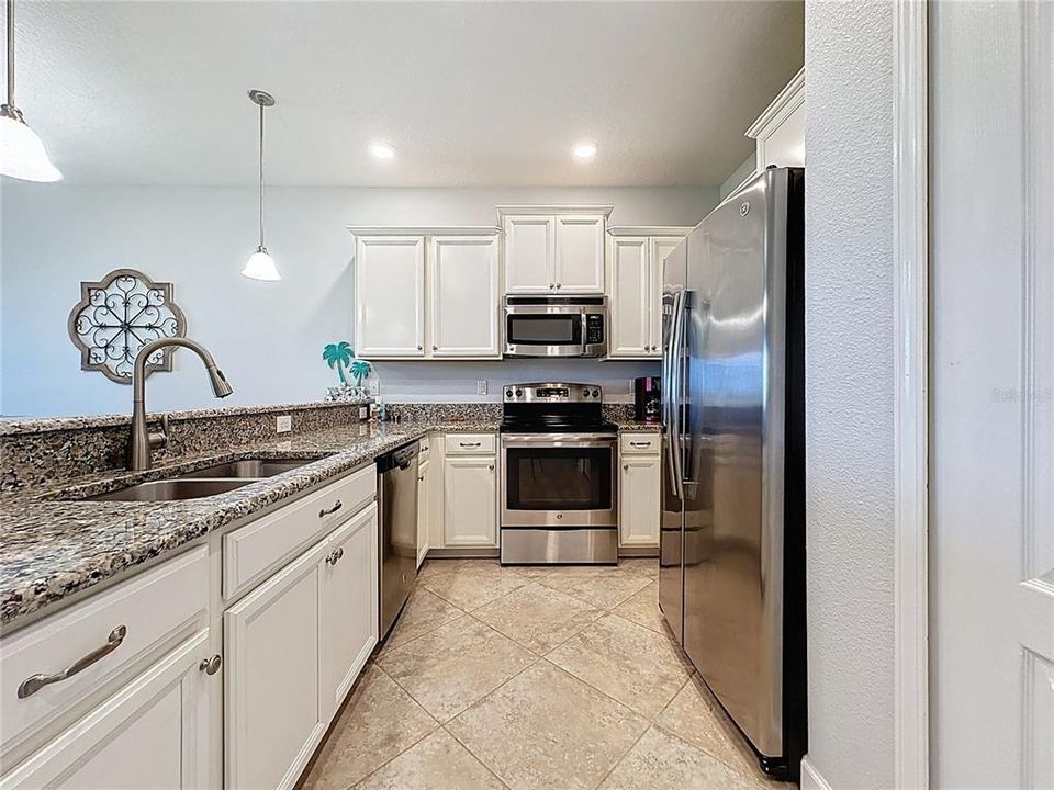 Active With Contract: $240,000 (2 beds, 2 baths, 1409 Square Feet)