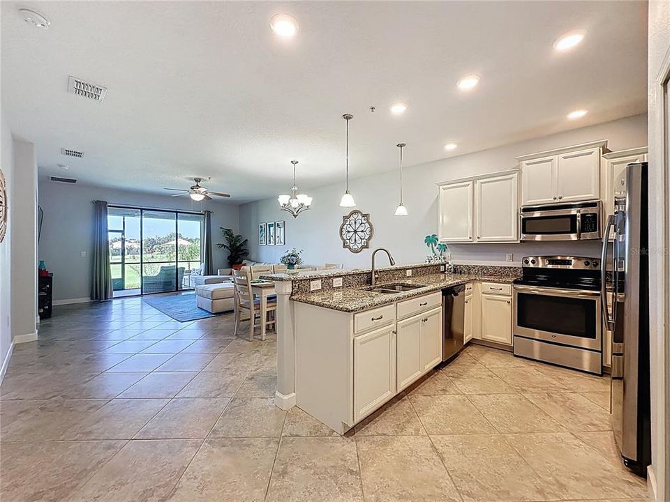 Active With Contract: $240,000 (2 beds, 2 baths, 1409 Square Feet)