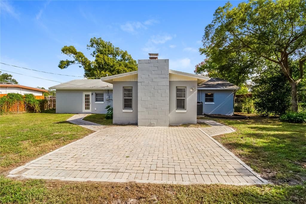 Active With Contract: $2,220 (3 beds, 2 baths, 1560 Square Feet)