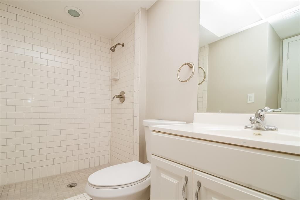 Active With Contract: $2,220 (3 beds, 2 baths, 1560 Square Feet)