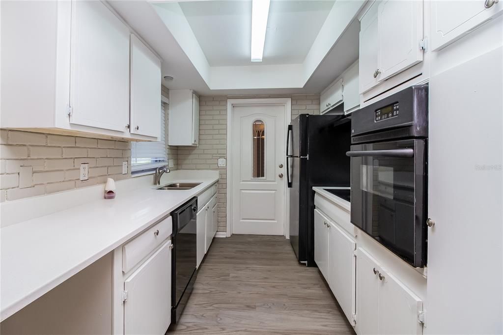 Active With Contract: $2,220 (3 beds, 2 baths, 1560 Square Feet)