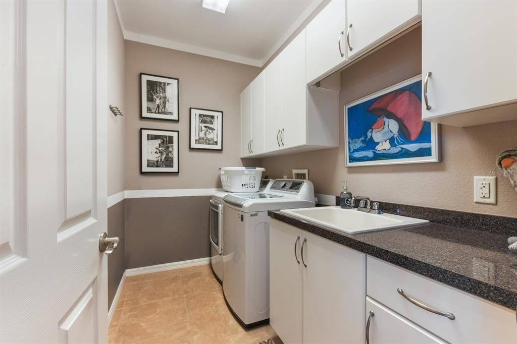 На продажу: $769,000 (3 спален, 2 ванн, 2350 Квадратных фут)