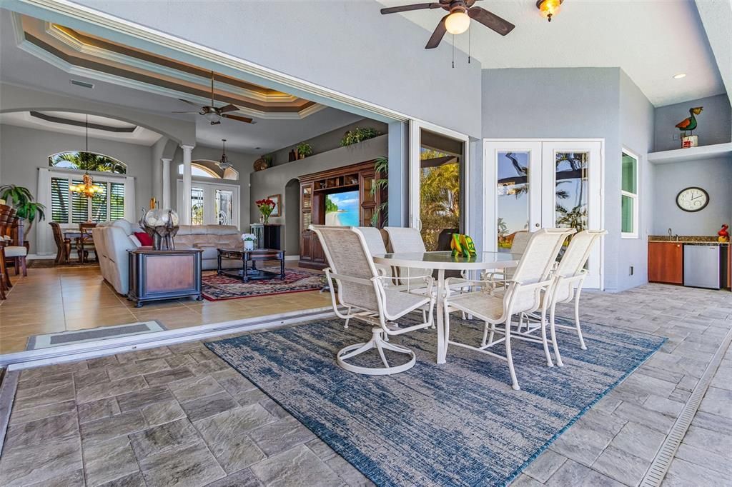 На продажу: $769,000 (3 спален, 2 ванн, 2350 Квадратных фут)