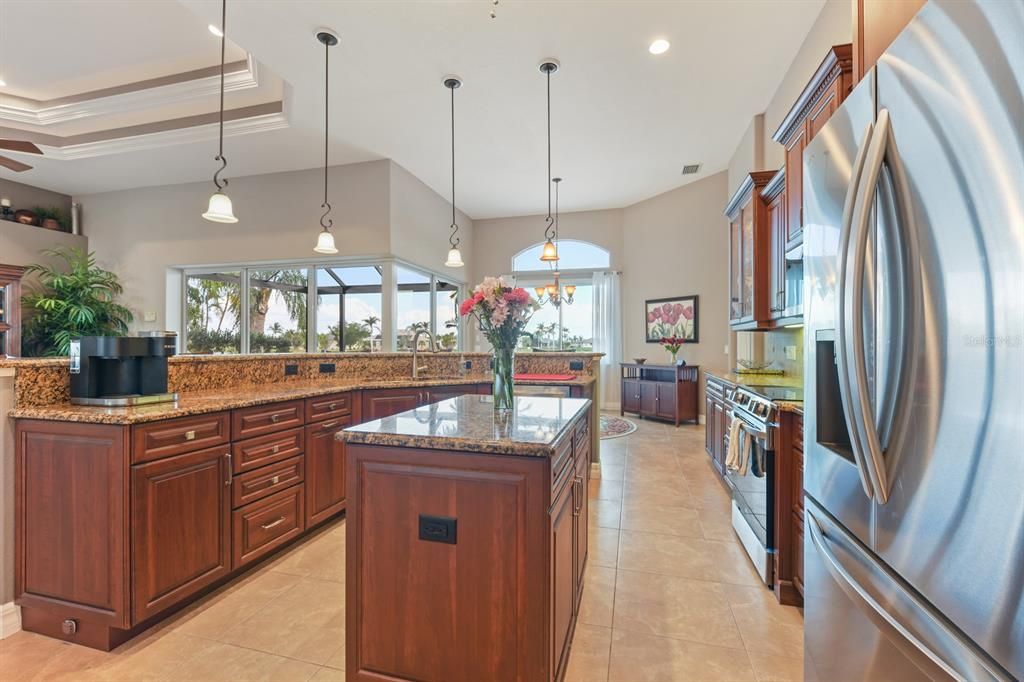 На продажу: $769,000 (3 спален, 2 ванн, 2350 Квадратных фут)