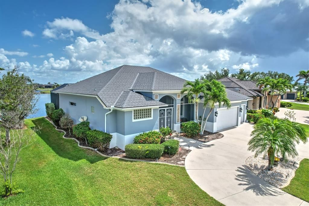 На продажу: $769,000 (3 спален, 2 ванн, 2350 Квадратных фут)