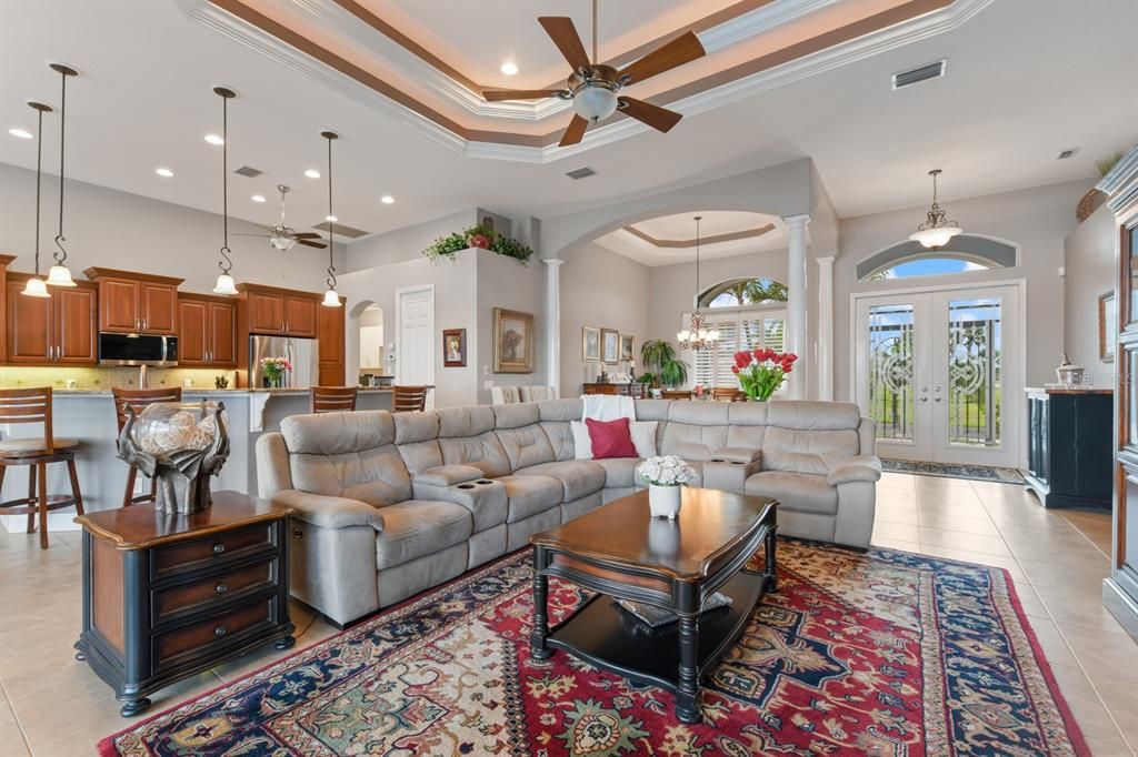 На продажу: $769,000 (3 спален, 2 ванн, 2350 Квадратных фут)