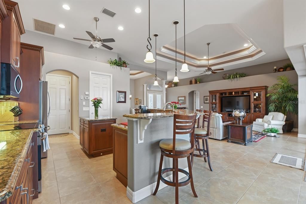 На продажу: $769,000 (3 спален, 2 ванн, 2350 Квадратных фут)