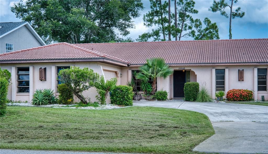 Недавно продано: $350,000 (3 спален, 3 ванн, 2113 Квадратных фут)