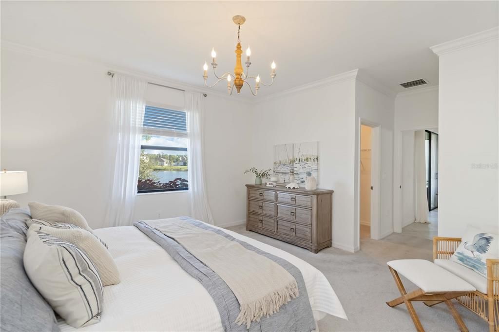 合同活跃: $349,000 (3 贝兹, 3 浴室, 1855 平方英尺)