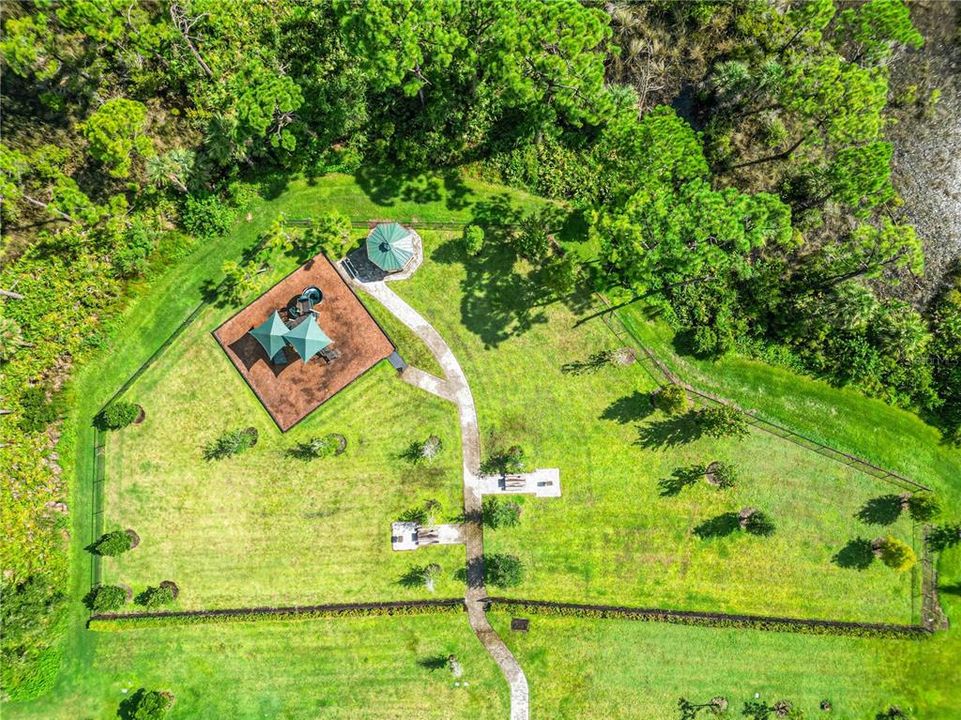 合同活跃: $349,000 (3 贝兹, 3 浴室, 1855 平方英尺)