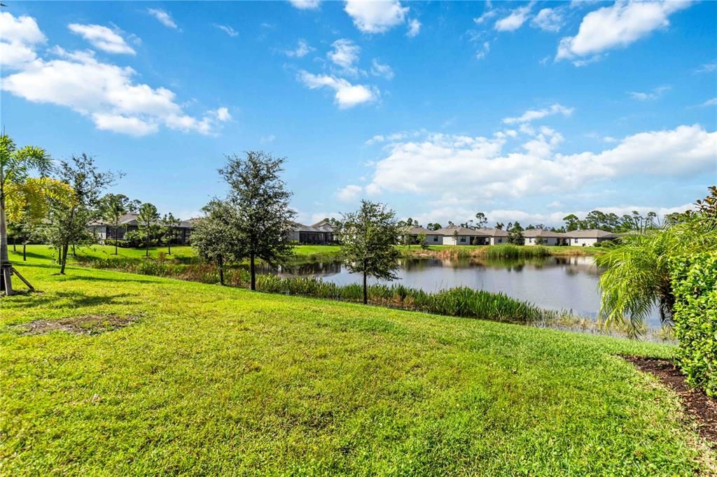 合同活跃: $349,000 (3 贝兹, 3 浴室, 1855 平方英尺)