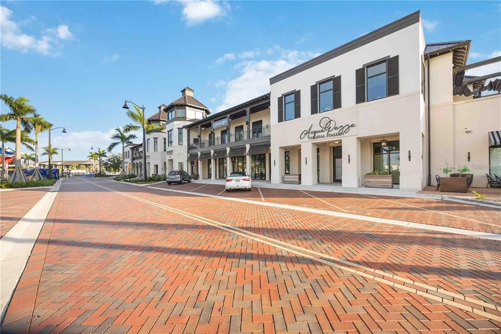 合同活跃: $349,000 (3 贝兹, 3 浴室, 1855 平方英尺)