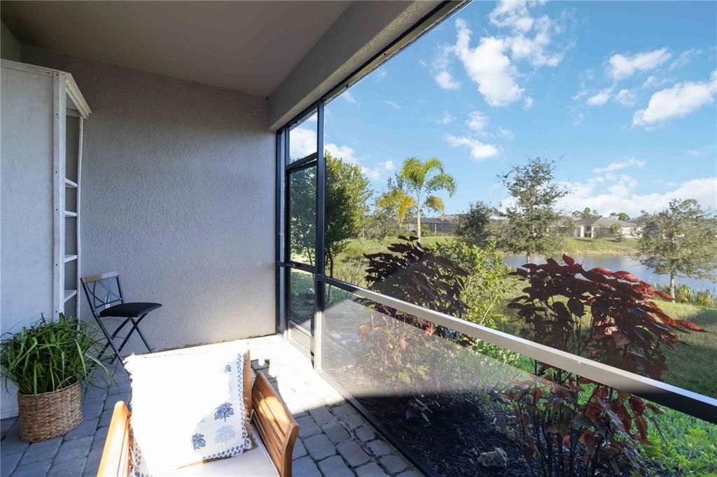 合同活跃: $349,000 (3 贝兹, 3 浴室, 1855 平方英尺)