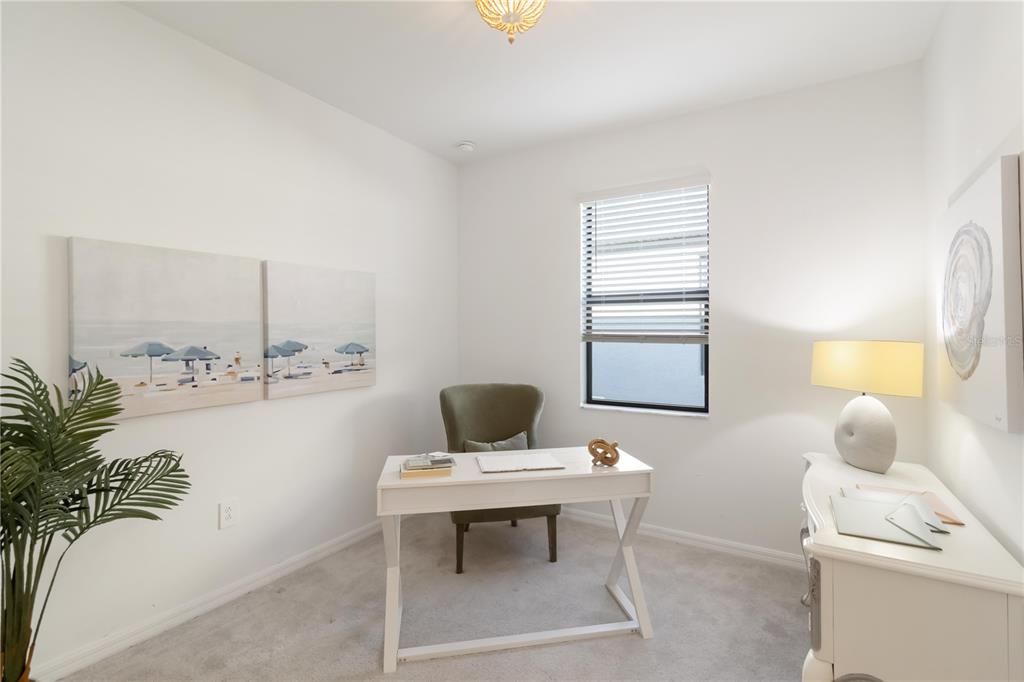 合同活跃: $349,000 (3 贝兹, 3 浴室, 1855 平方英尺)