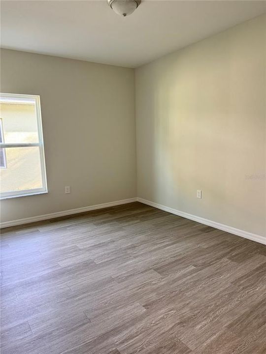 Active With Contract: $479,900 (6 beds, 0 baths, 2368 Square Feet)