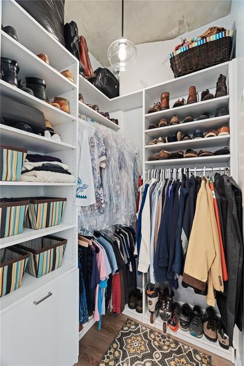 For Sale: $459,000 (2 beds, 2 baths, 1138 Square Feet)